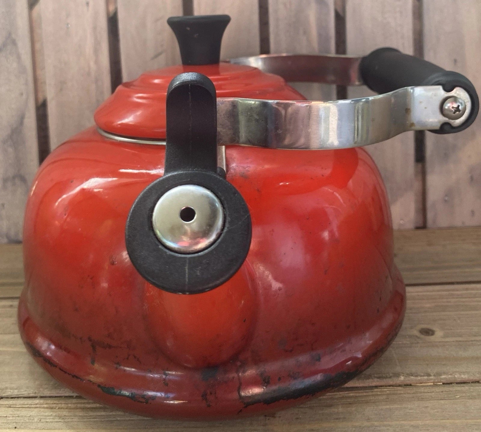 Le Creuset OOLONG Kettle Cerise Red 1.7QT/1.6L Enamel Minor Wear