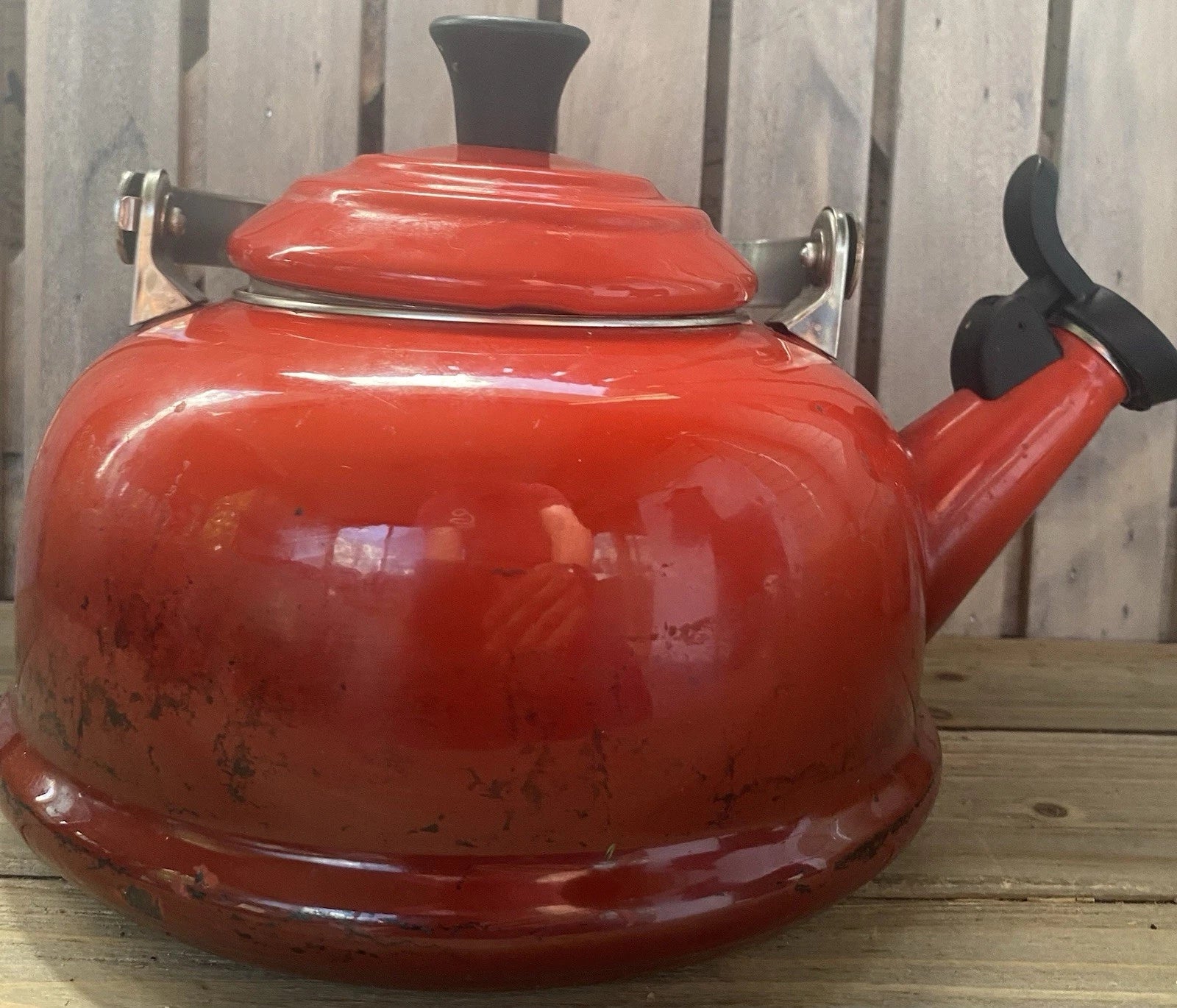 Le Creuset OOLONG Kettle Cerise Red 1.7QT/1.6L Enamel Minor Wear