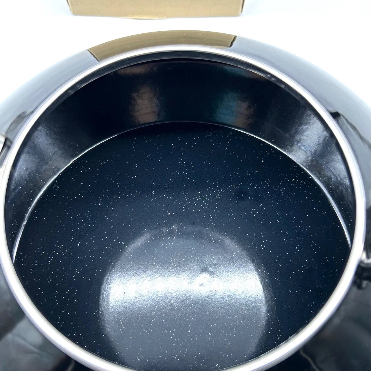 Le Creuset Zen Whistling Tea Kettle Black Enamel on Steel 1.5L/ 1.6 Qt