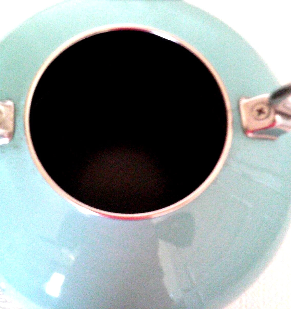 Chantal Whistling Teapot Tea Kettle Pot Belly Shape Aqua Turquoise Enamel 1.8 Qt