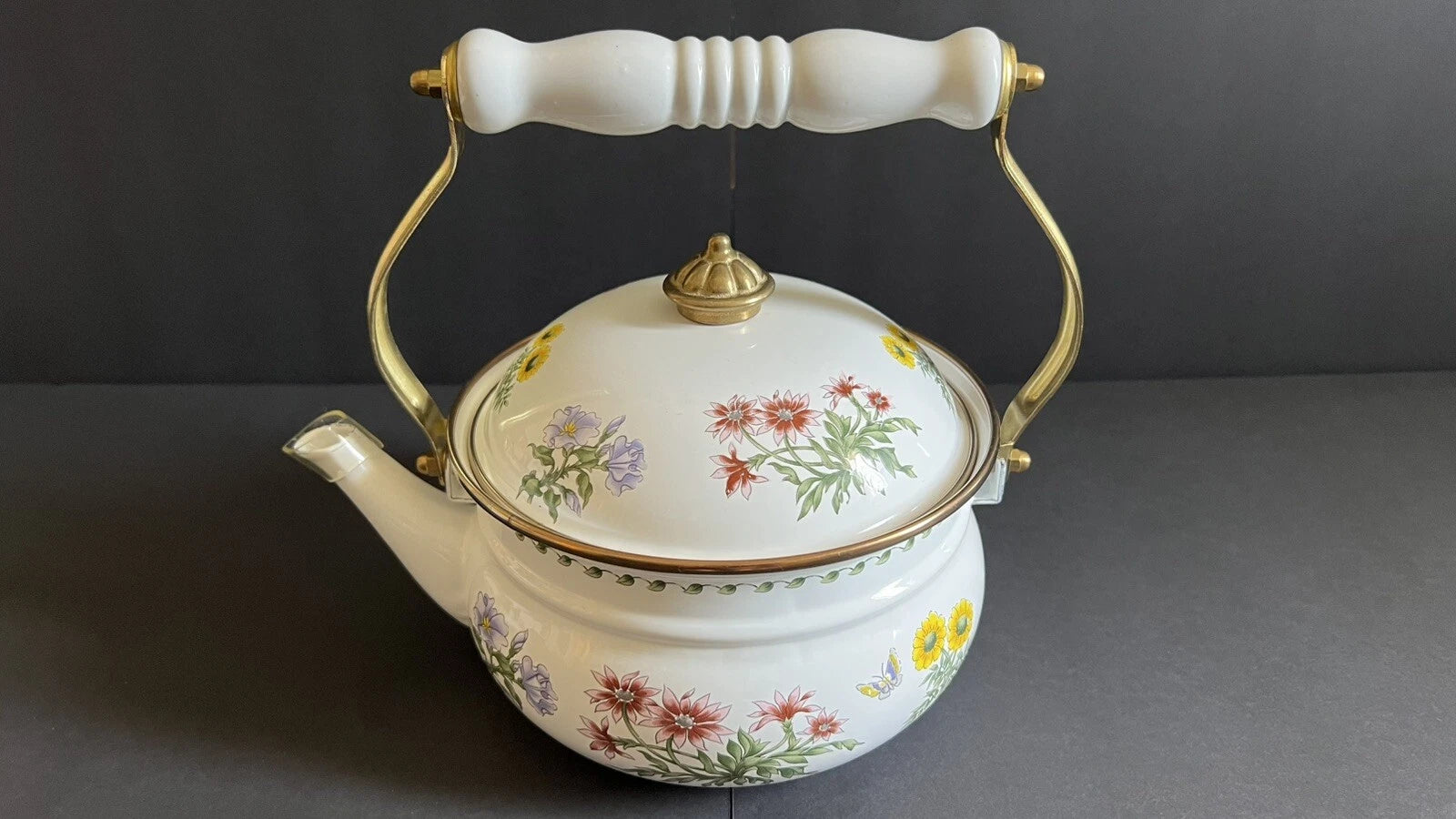 VINTAGE FLORAL TEA KETTLE ENAMEL Brass Handle