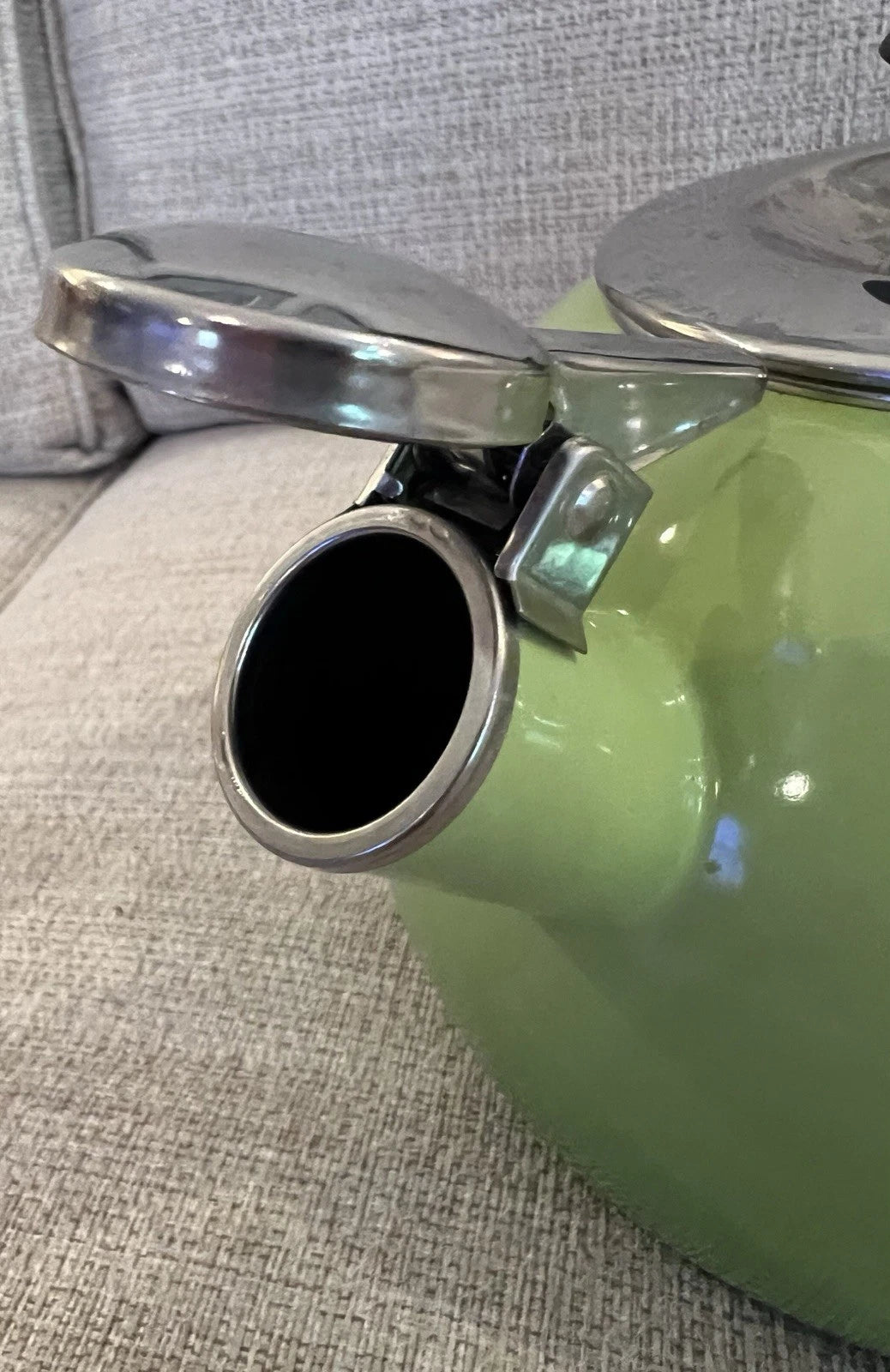 Chantal Heath 2 Qt Whistling Teakettle Apple Green Ombre Enamel Over Stainless