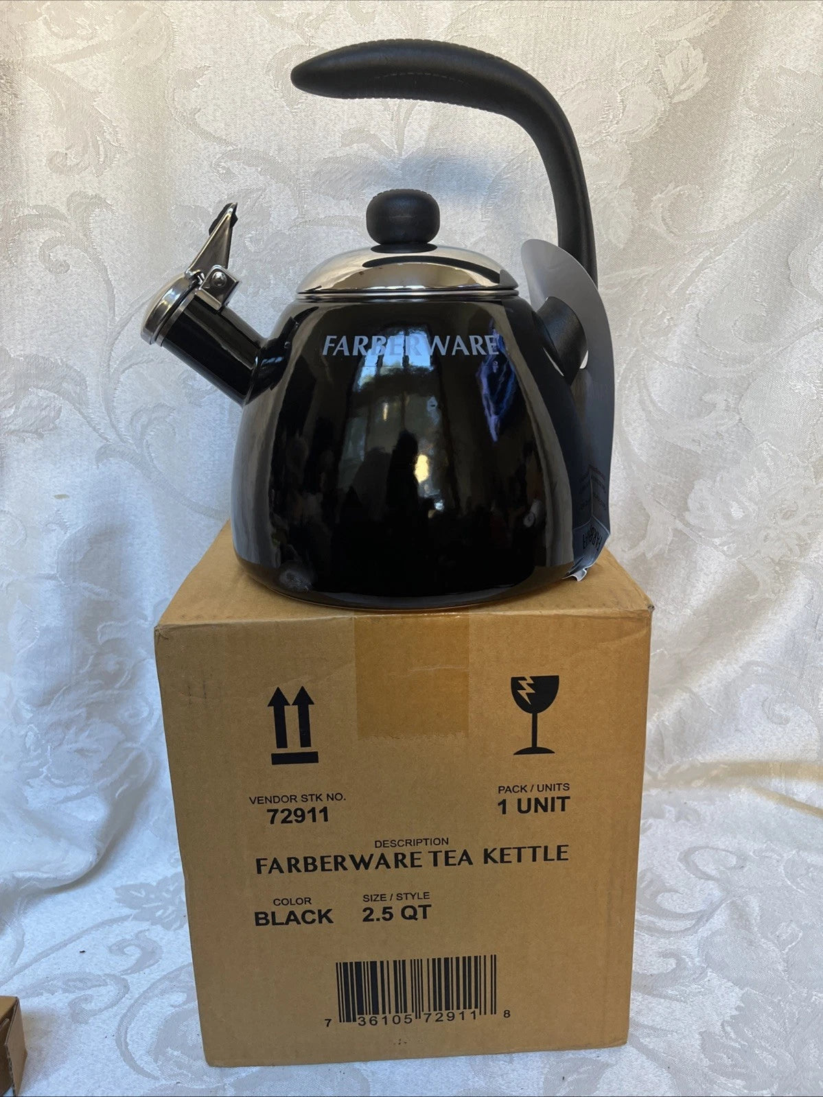 FARBERWARE Bella Water Kettle Whistling Stovetop Tea Pot - Black 2.5Qt.