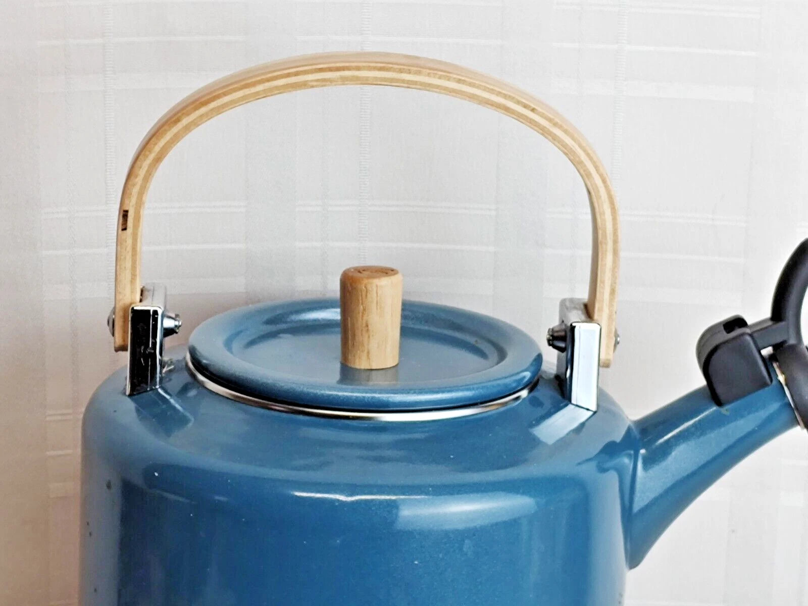 Ayesha Collection 2-Quart Whistling Teakettle, Twilight Teal