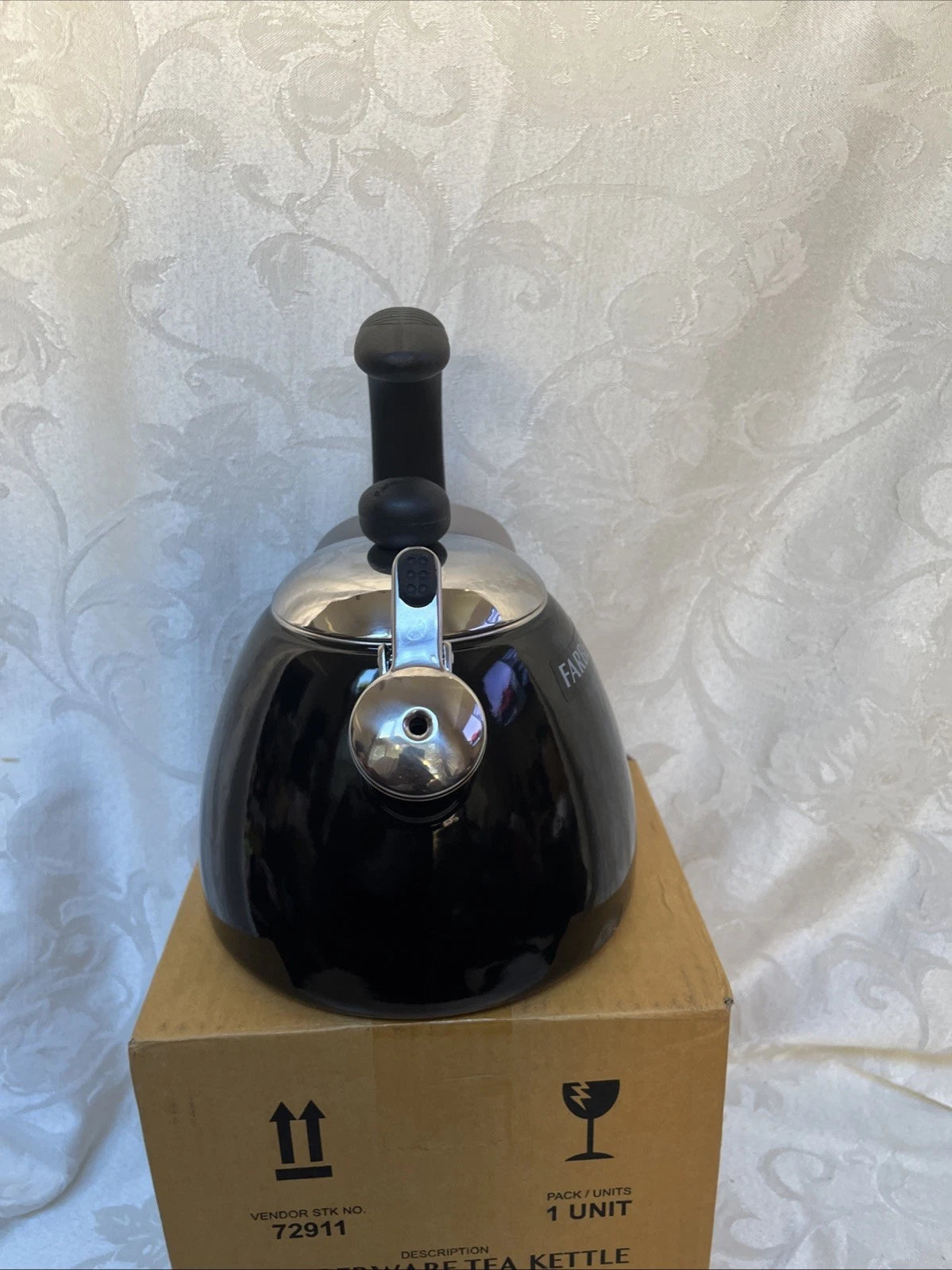 FARBERWARE Bella Water Kettle Whistling Stovetop Tea Pot - Black 2.5Qt.