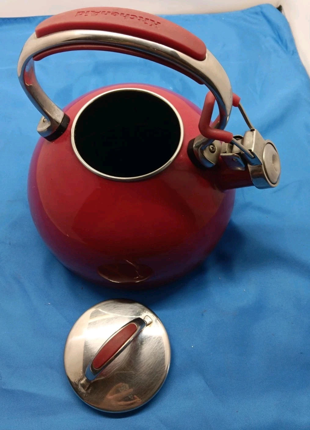 Kitchen Aid 2 Quart Whistling Tea Kettle Pot Red Enamel