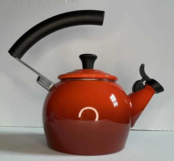 Le Creuset Halo Whistling Teapot 1.1 Literd Red Cerise Ombré 1.25 Quart Enamel