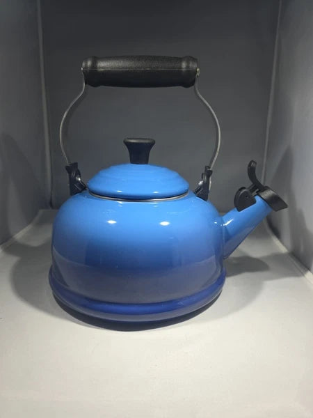 Le Creuset Enamel On Steel Whistling Tea Kettle 1.7 qt. Blue Ombre Teapot Gas El