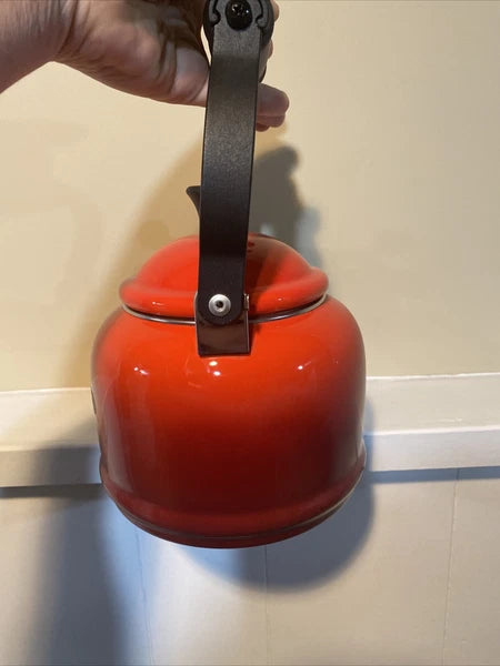 LE CREUSET Whistling Tea Kettle 1.25 Quart  Cerise Red Enamel Teapot