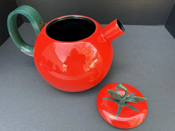 Copco - Enamel Tomato Tea Kettle - Brilliant Red - 2.5 Quarts