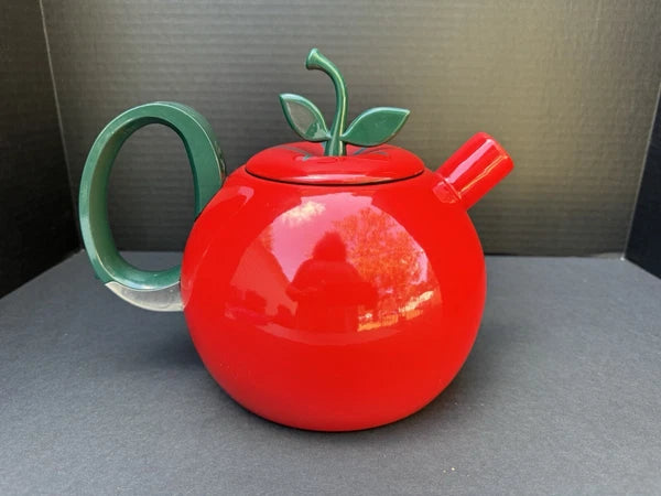 Copco - Enamel Tomato Tea Kettle - Brilliant Red - 2.5 Quarts