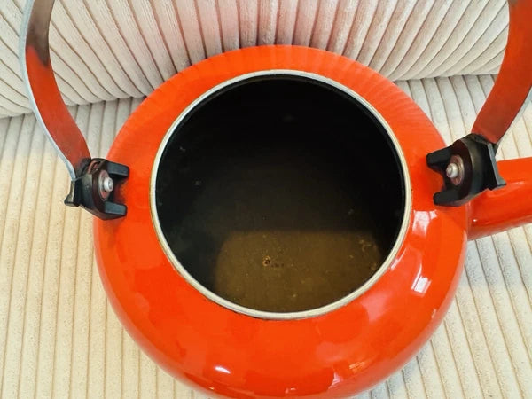 Old Vtg Red Le Creuset 1.7 Quartz Enamel Tea Kettle With Black Handle