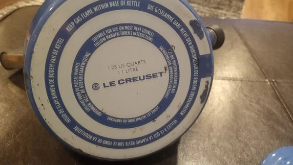 LE CREUSET Whistling Tea Kettle Blue Enamel (shl)