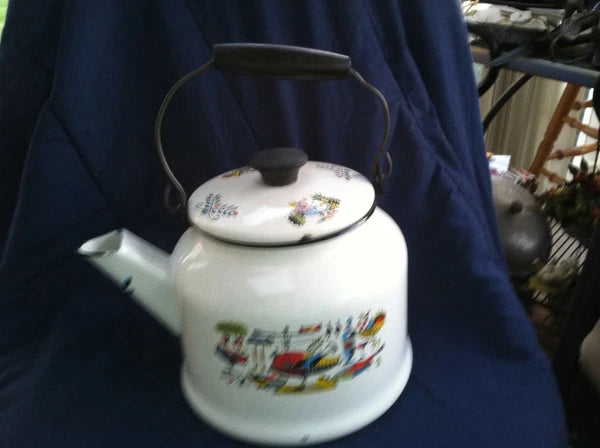 EnamelWare Tea Pot Berggren Scandinavian Rosemaling Folk Art Turkey Harvest