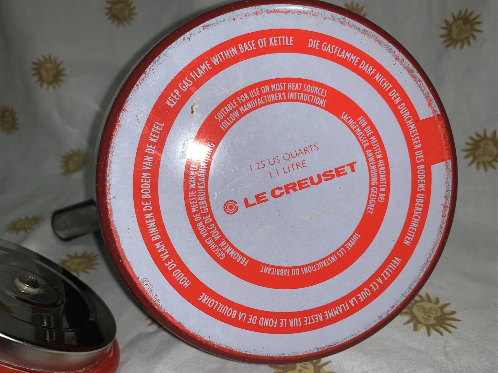 Le Creuset 1.25 qt Enamel on Steel Red Gradient Whistling Tea Kettle Pot Steam