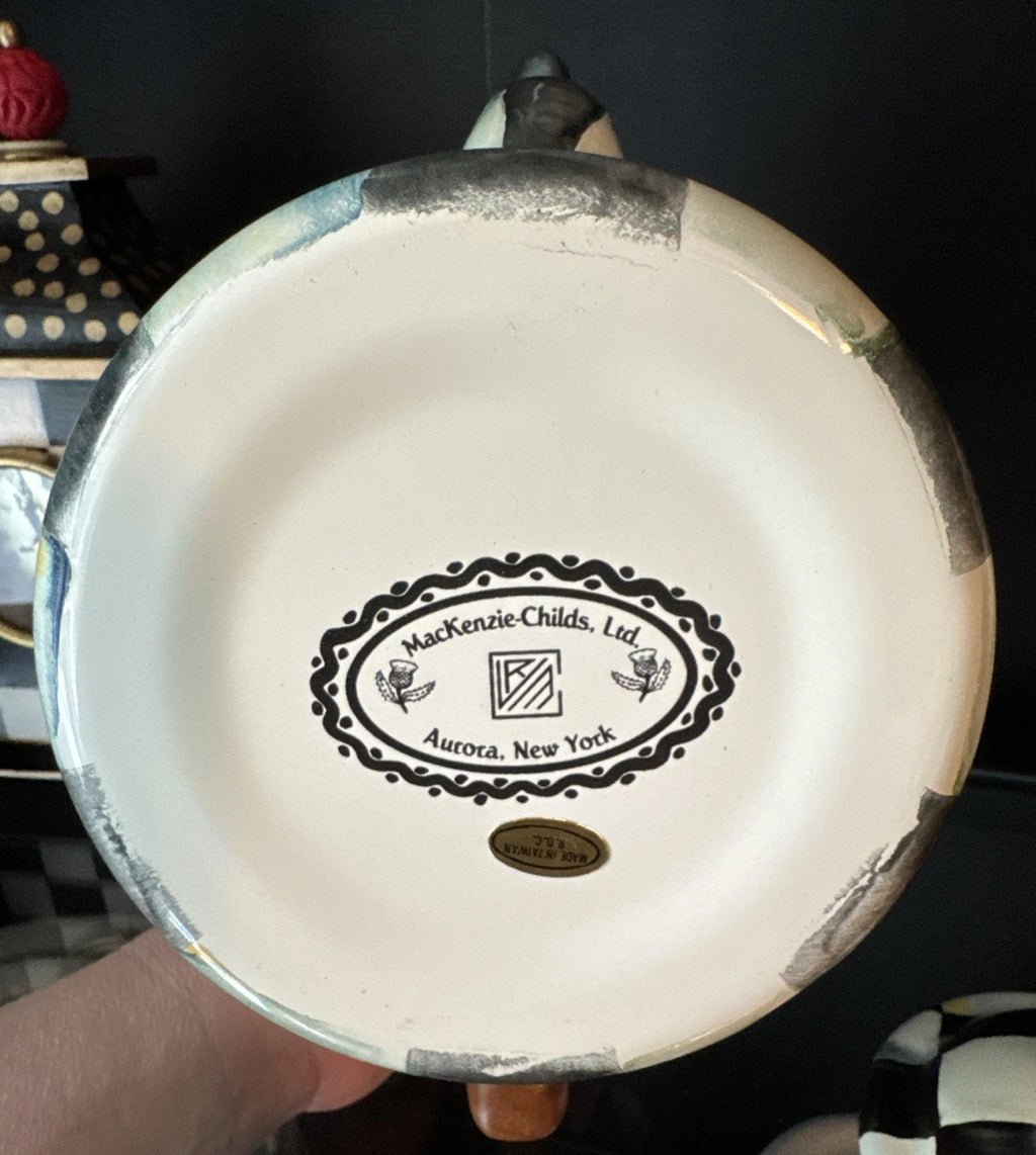 NEW MACKENZIE CHILDS COURTLY CHECK COFFEE POT & LID ENAMELWARE Large Tea Pot