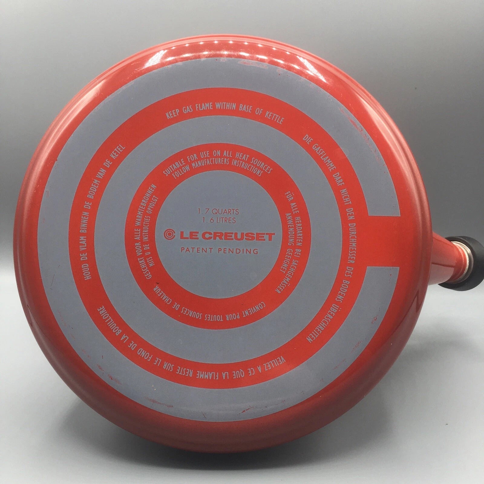 Le Creuset Whistling Tea Kettle Teapot Cerise Red 1.7 Qt (1.6L)