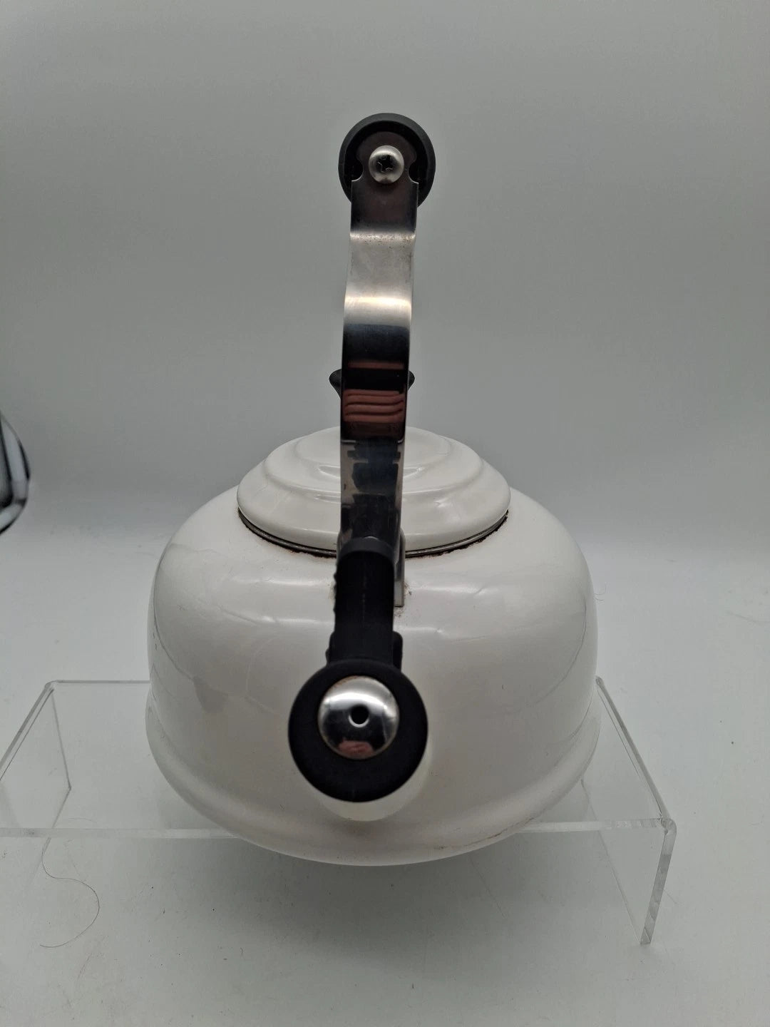 Le Creuset Whistling Tea Kettle White Enamel Steel 1.7 - Enamel/Steel