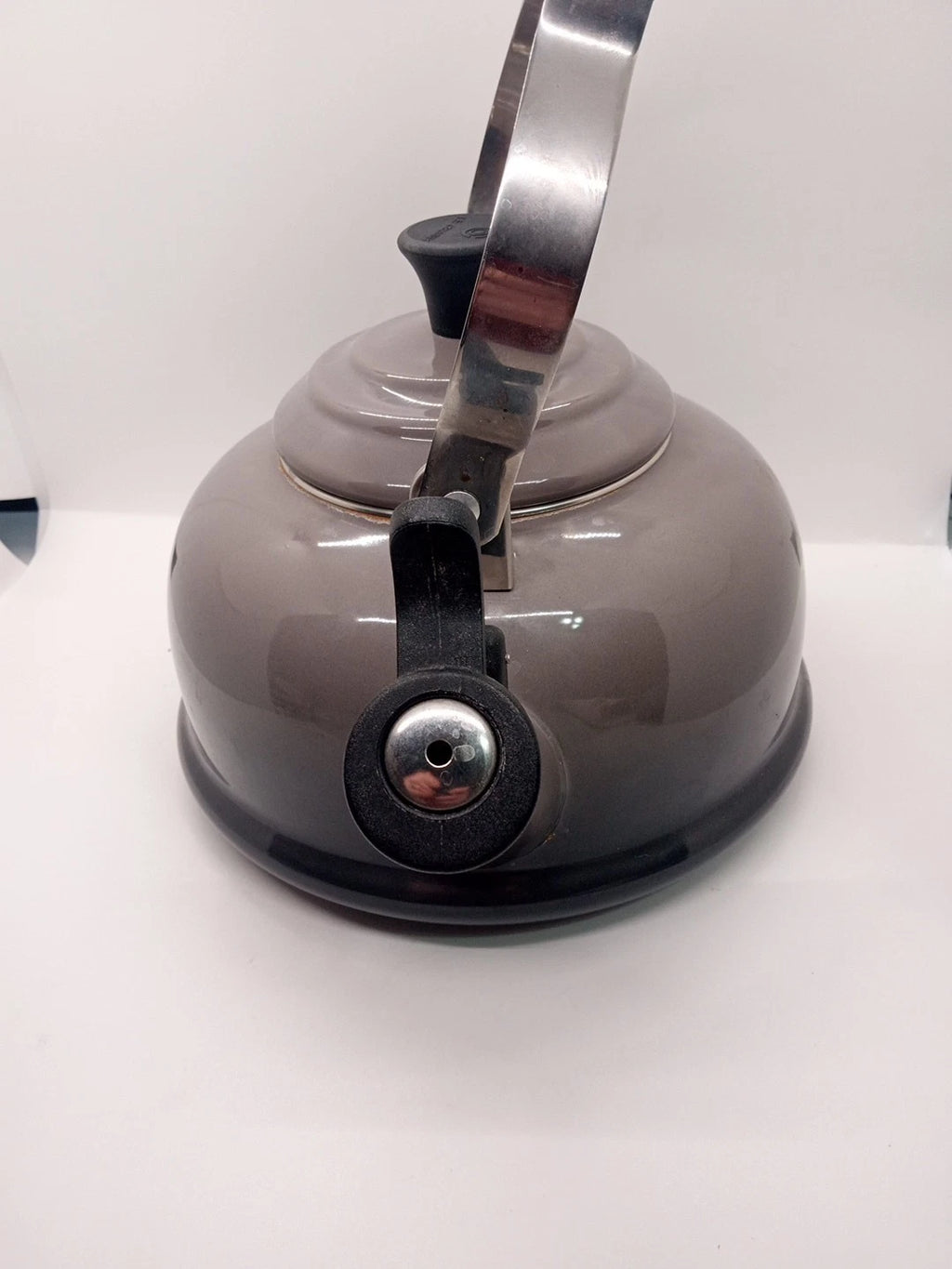 Le Creuset 1.6L 1.7 Qt Classic Whistling Kettle Grey Ombre EUC Enamel