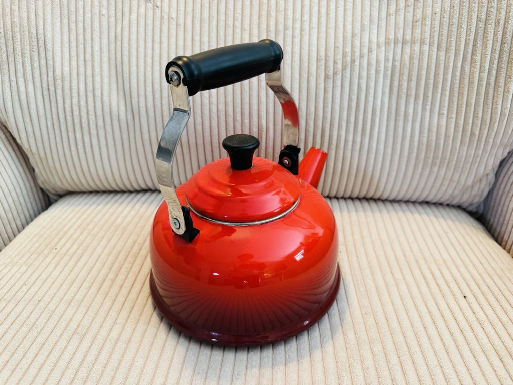 Old Vtg Red Le Creuset 1.7 Quartz Enamel Tea Kettle With Black Handle