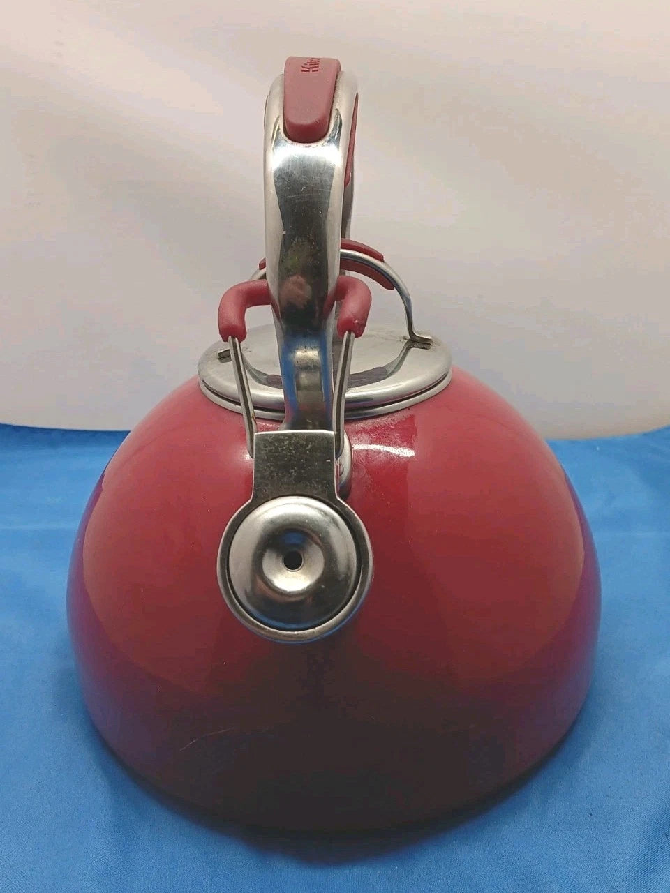 Kitchen Aid 2 Quart Whistling Tea Kettle Pot Red Enamel