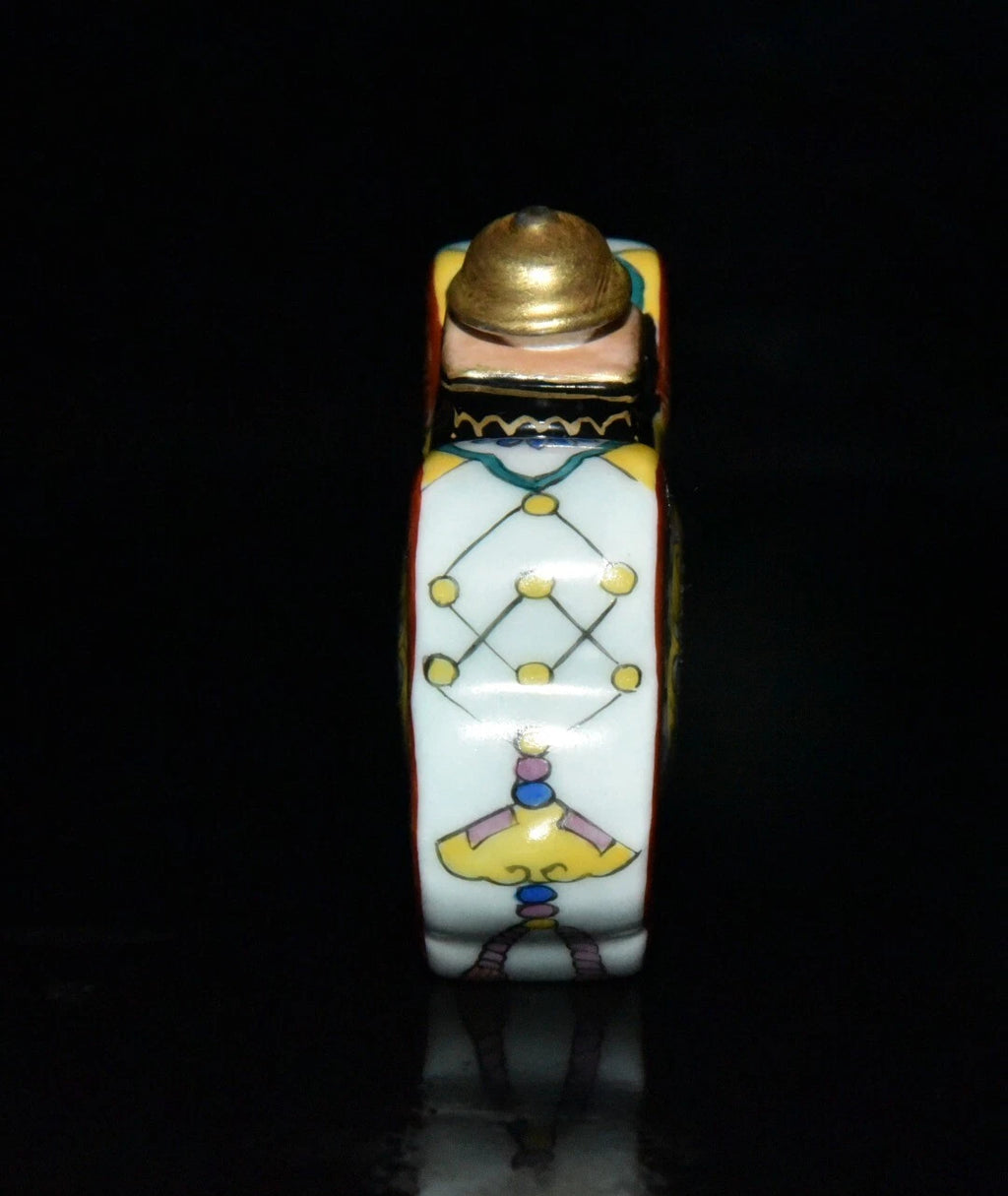 2.8" Powder enamel snuff bottle with patterns of good fortune in Qing Dynasty