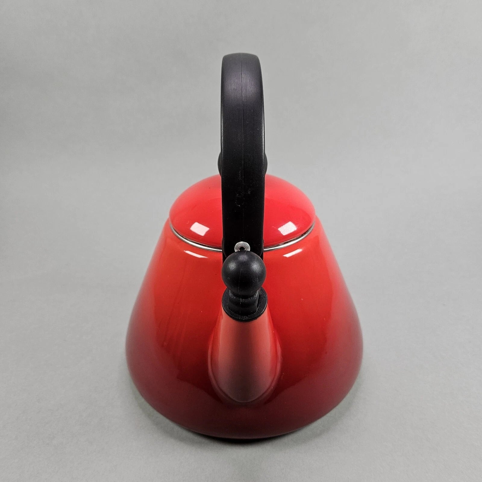 Le Creuset Enamel On Steel Classic Whistling Kettle Red Flame 1.7 Quarts 1.6 L