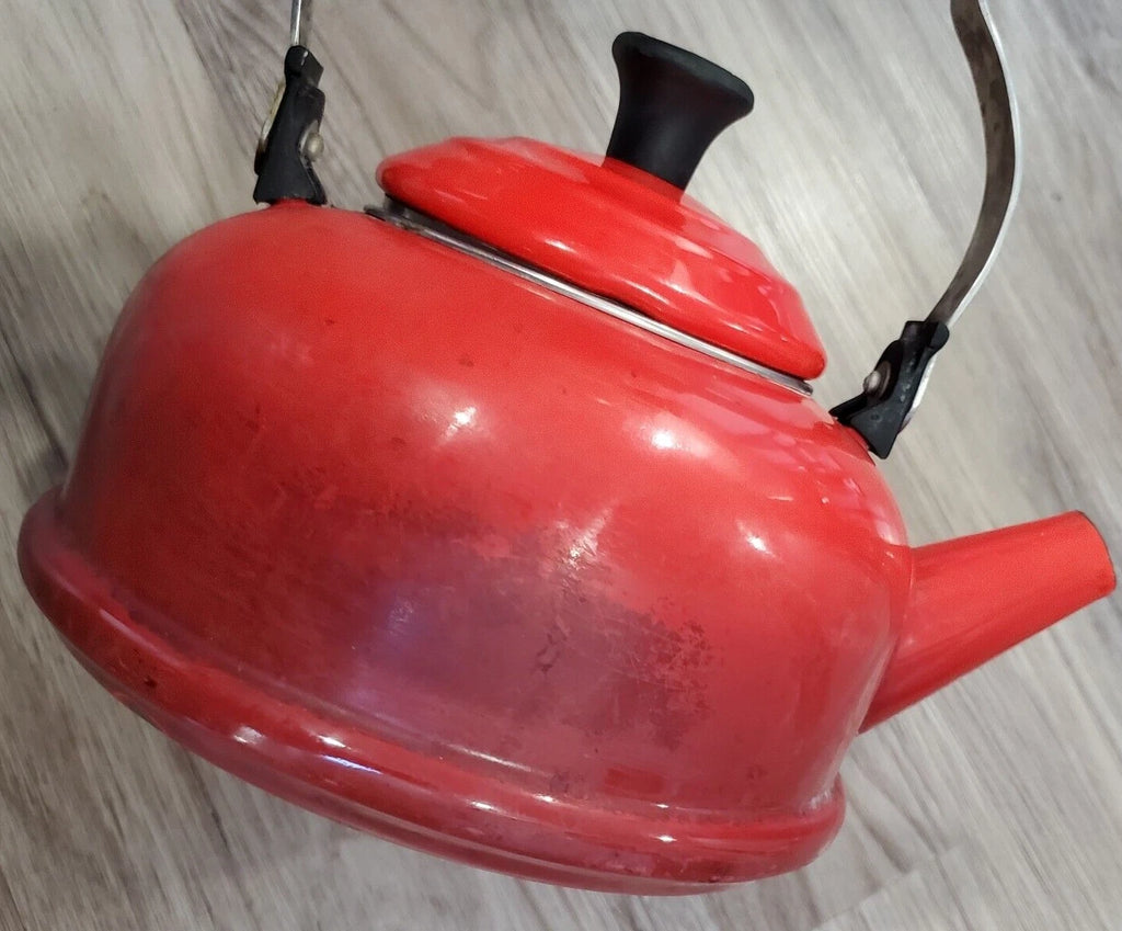 Le Creuset 1.6L / 1.7Qt Classic Tea Kettle Red Cerise Enamel On Steel