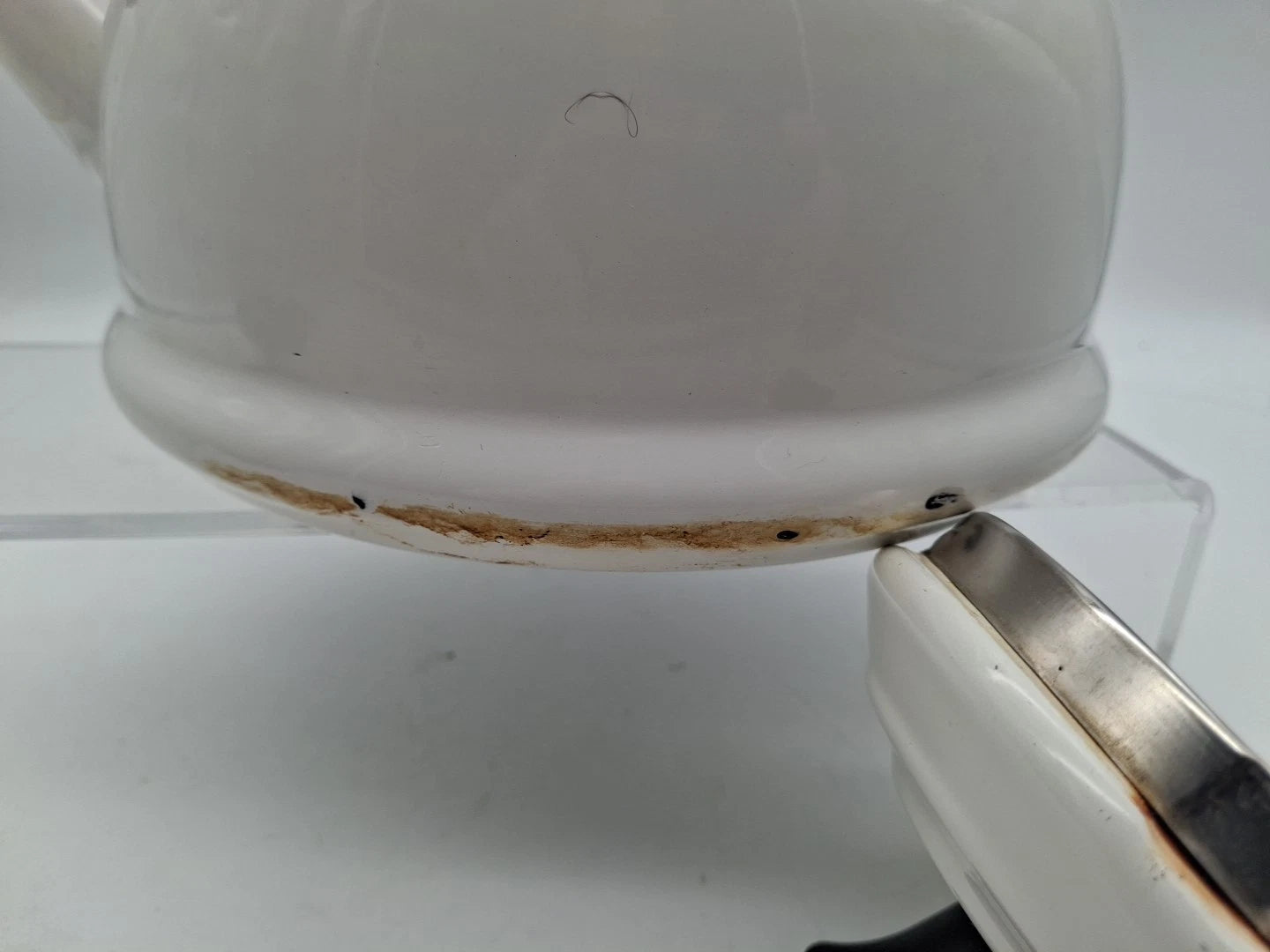 Le Creuset Whistling Tea Kettle White Enamel Steel 1.7 - Enamel/Steel