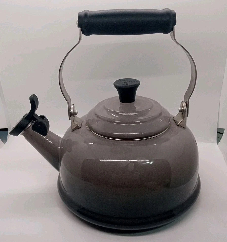Le Creuset 1.6L 1.7 Qt Classic Whistling Kettle Grey Ombre EUC Enamel