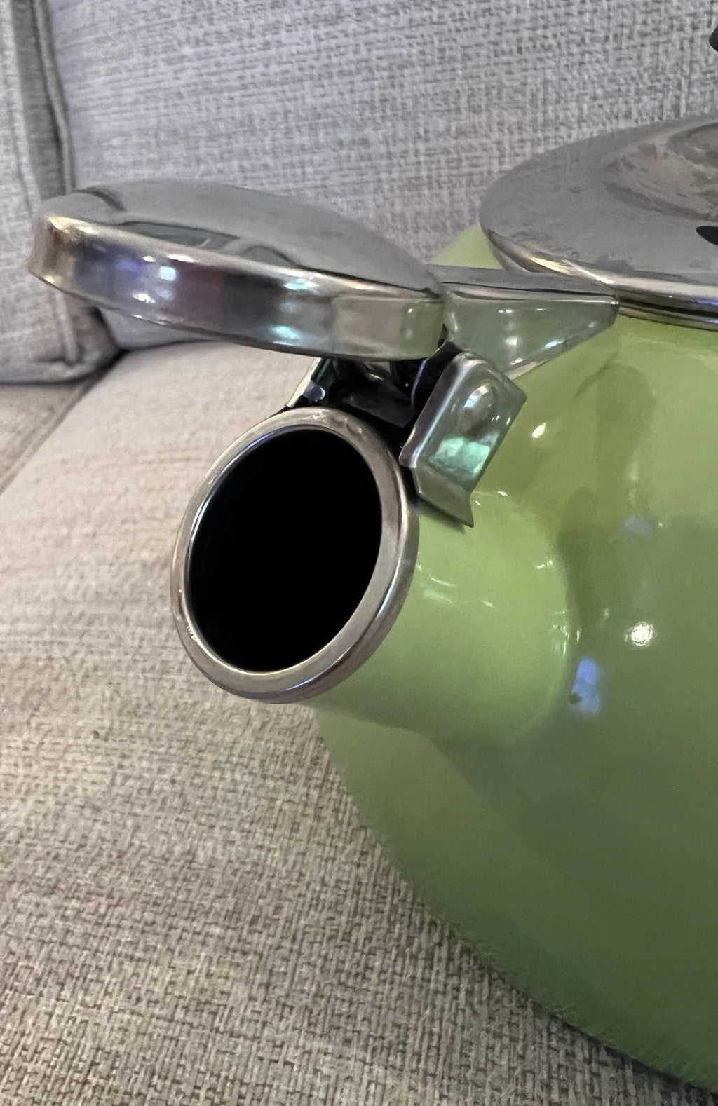 Chantal Heath 2 Qt Whistling Teakettle Apple Green Ombre Enamel Over Stainless