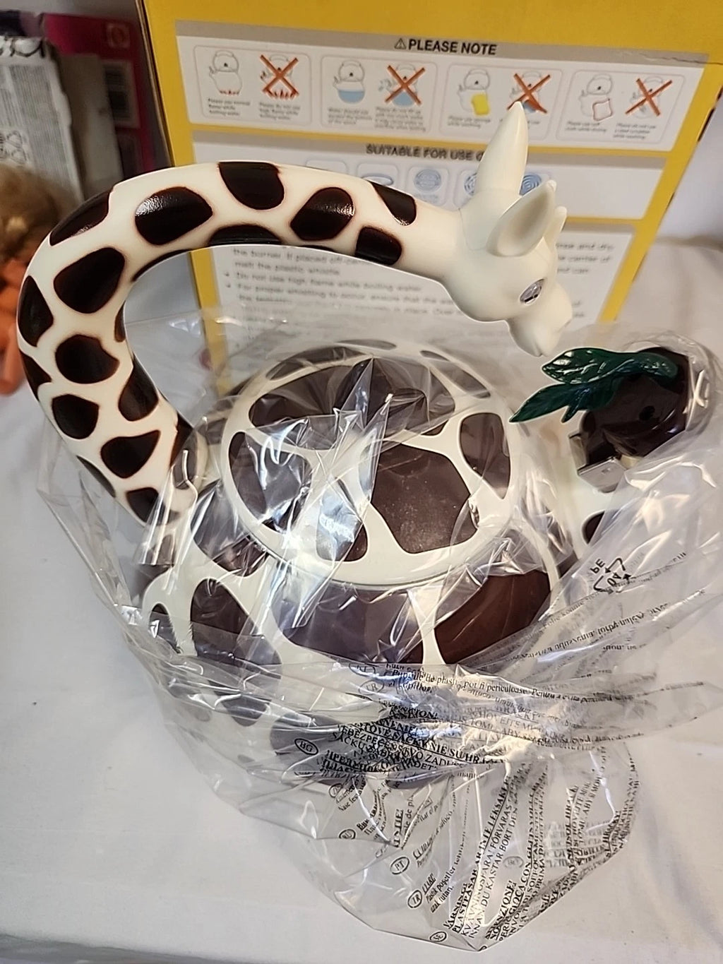 NEW IN BOX  Supreme Housewares Giraffe Whistling  Enamel Teapot Tea Kettle