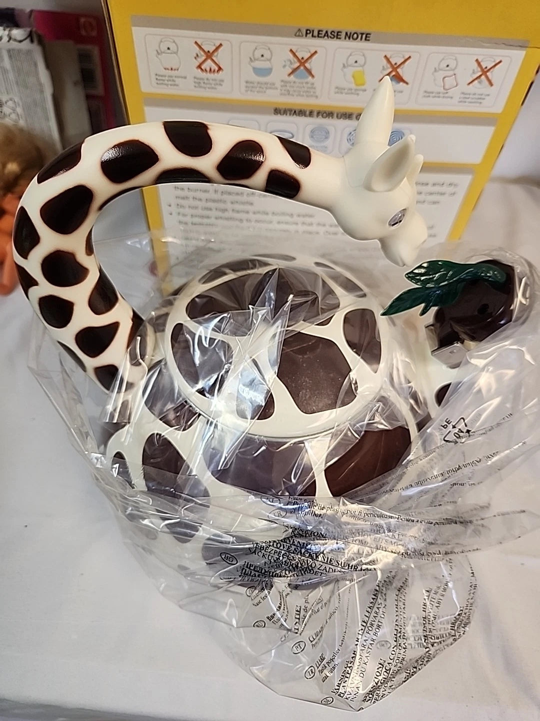 NEW IN BOX  Supreme Housewares Giraffe Whistling  Enamel Teapot Tea Kettle
