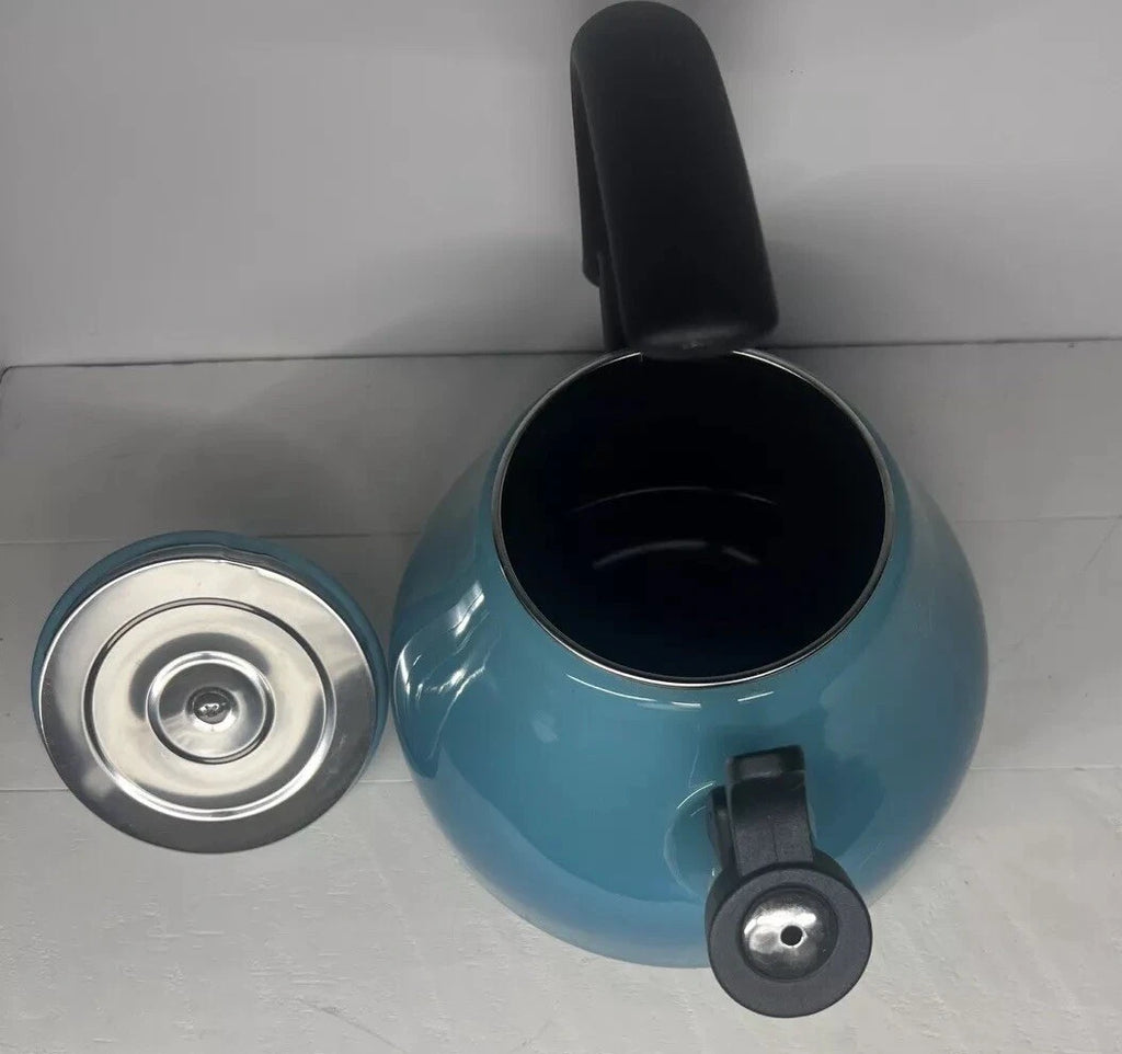 Le Creuset Chrysenth Turquoise Hombre Whistling Tea Kettle 1.6 US Quart Enamel