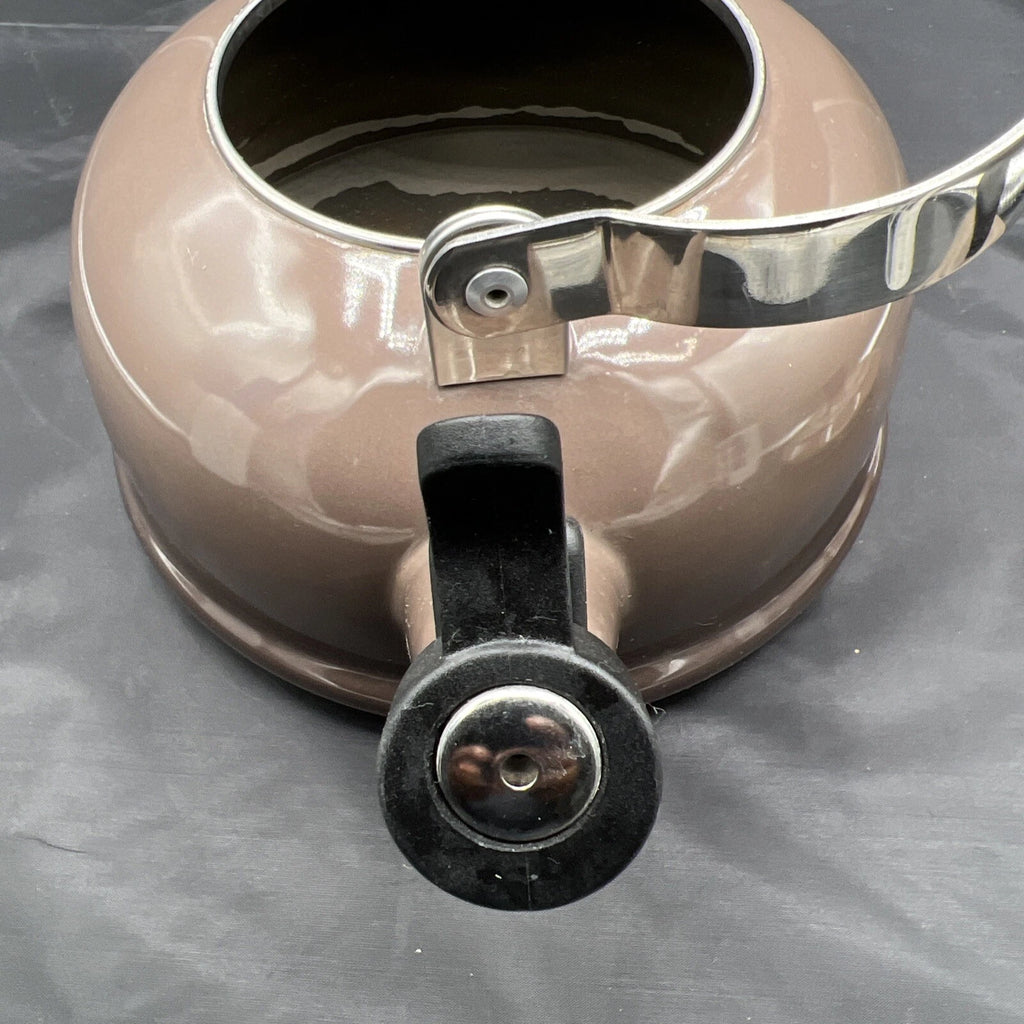 Le Creuset Enamel on Steel 1.7 Quart Whistling Tea Kettle, Flint-Oyster Grey