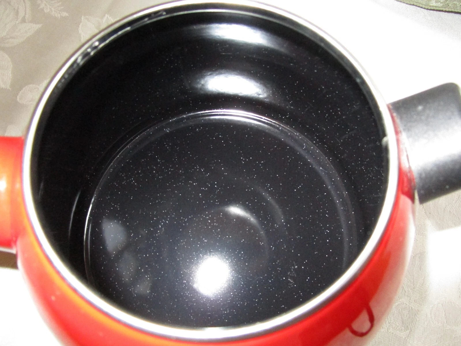 Le Creuset Cherry Red Enamel  Whistling Tea Kettle 11 Cups New With Defect