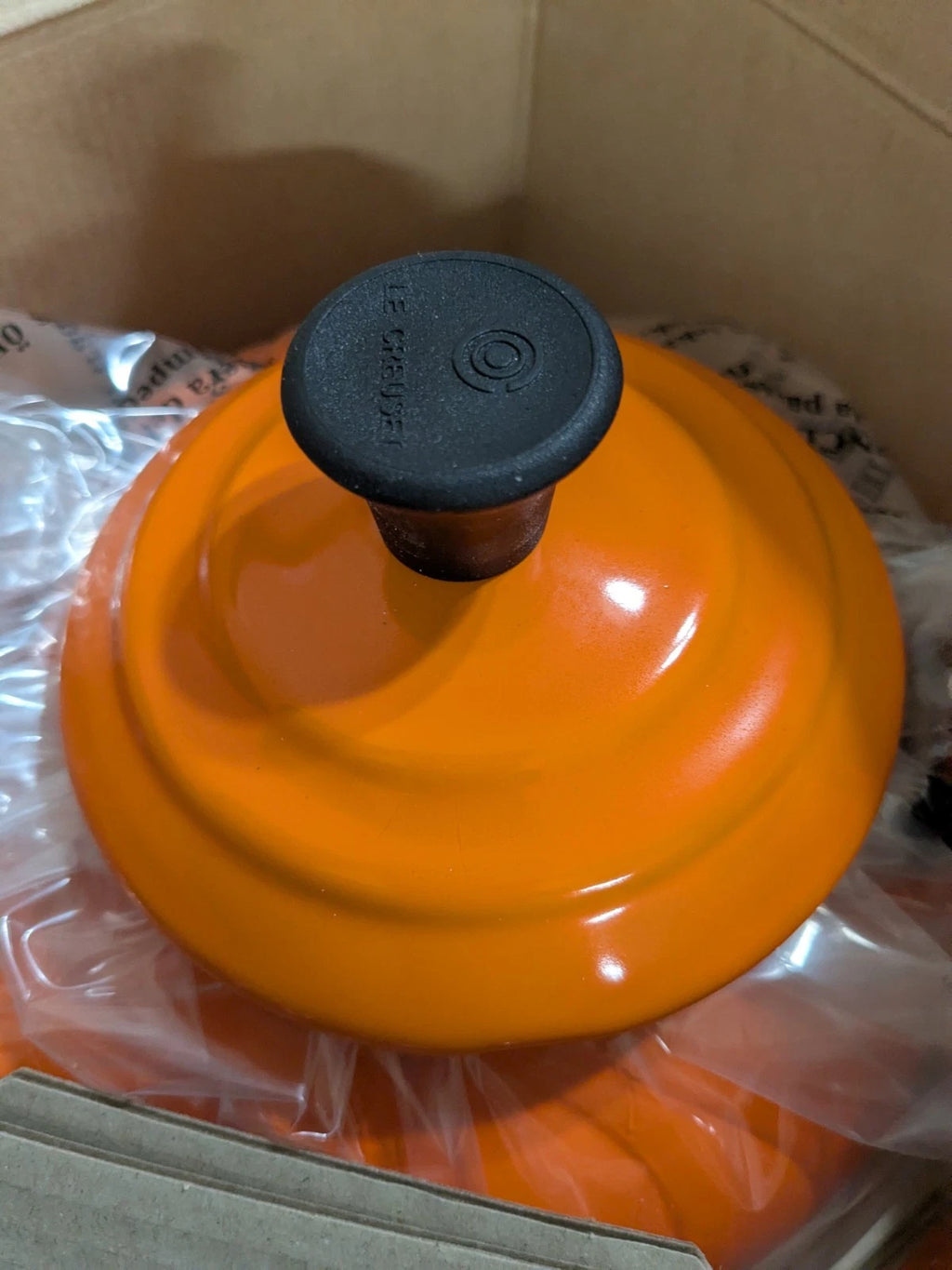 Le Creuset Enameled Whistling Tea Kettle Flame Orange 1.6 L 1.7 Qt New NIB