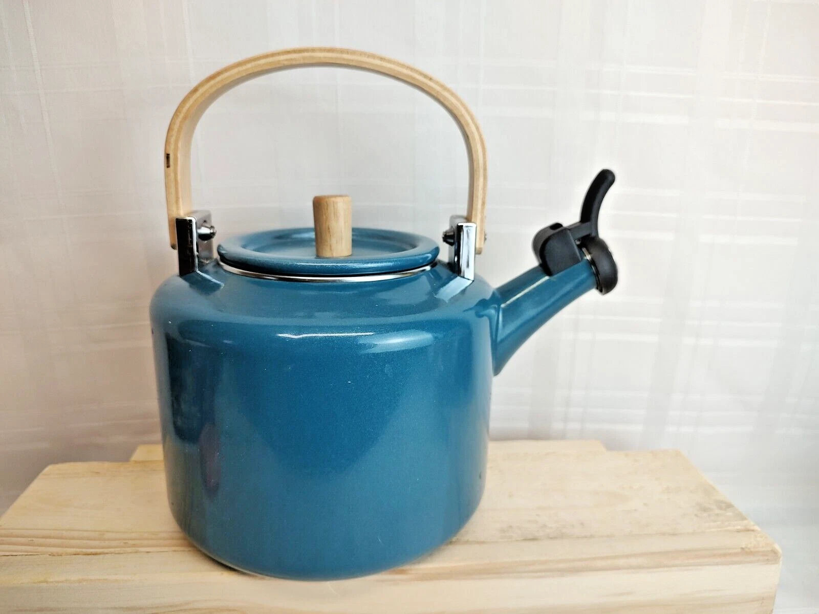 Ayesha Collection 2-Quart Whistling Teakettle, Twilight Teal