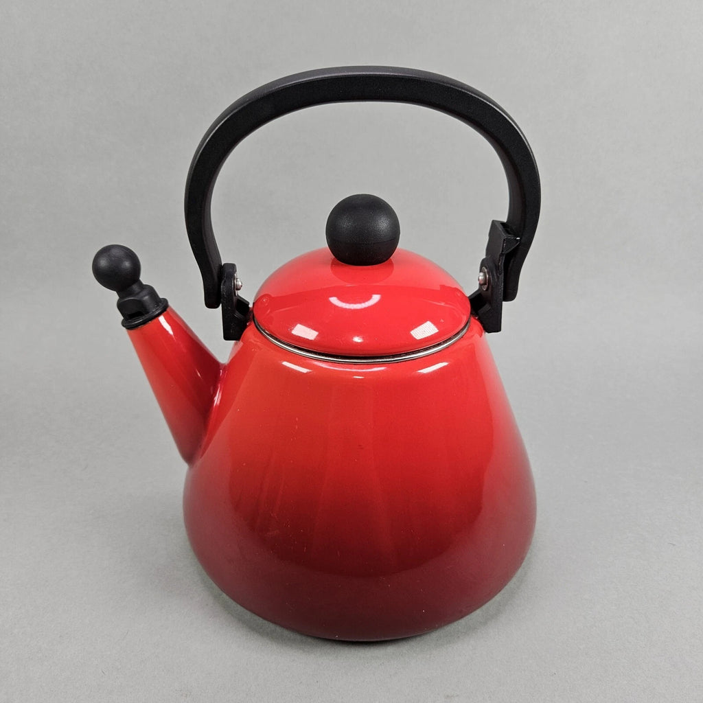 Le Creuset Enamel On Steel Classic Whistling Kettle Red Flame 1.7 Quarts 1.6 L
