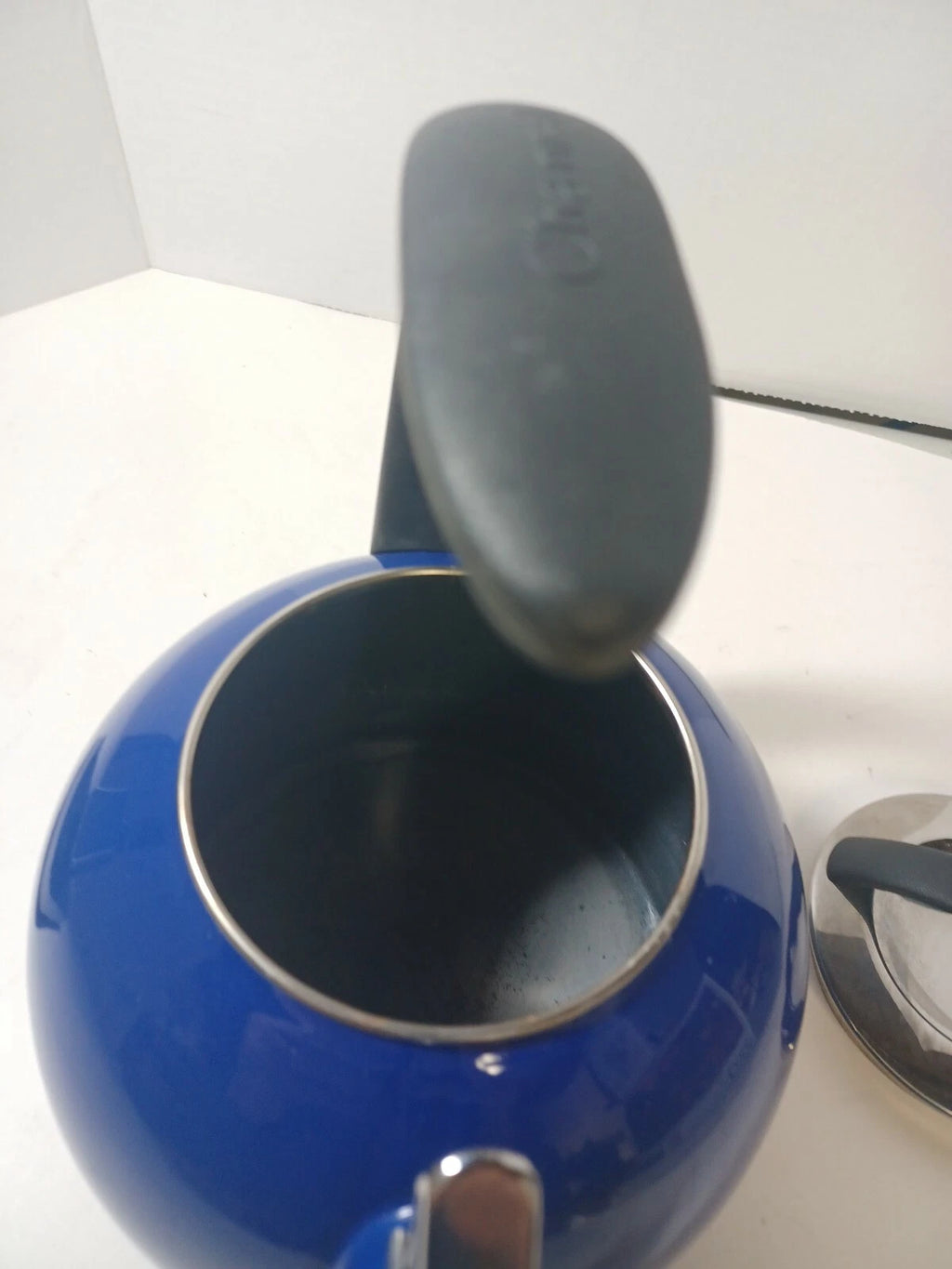 Chantal Enamel-On-Steel Anniversary Teakettle 2-Quart  Blue  Used