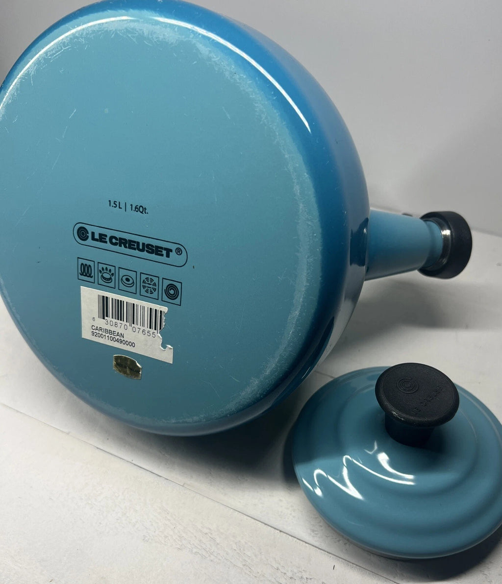 Le Creuset Chrysenth Turquoise Hombre Whistling Tea Kettle 1.6 US Quart Enamel