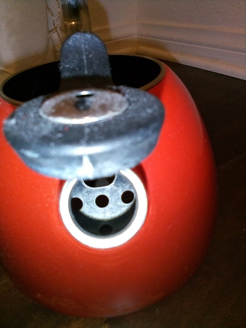 LE CREUSET Tea Kettle 1.7 Quart / 1.6 Litre Red Enamel Teapot