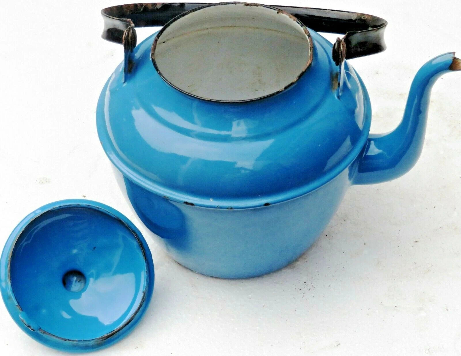 VINTAGE Enamelware tea Kettle sky Blue Color inside white enamel