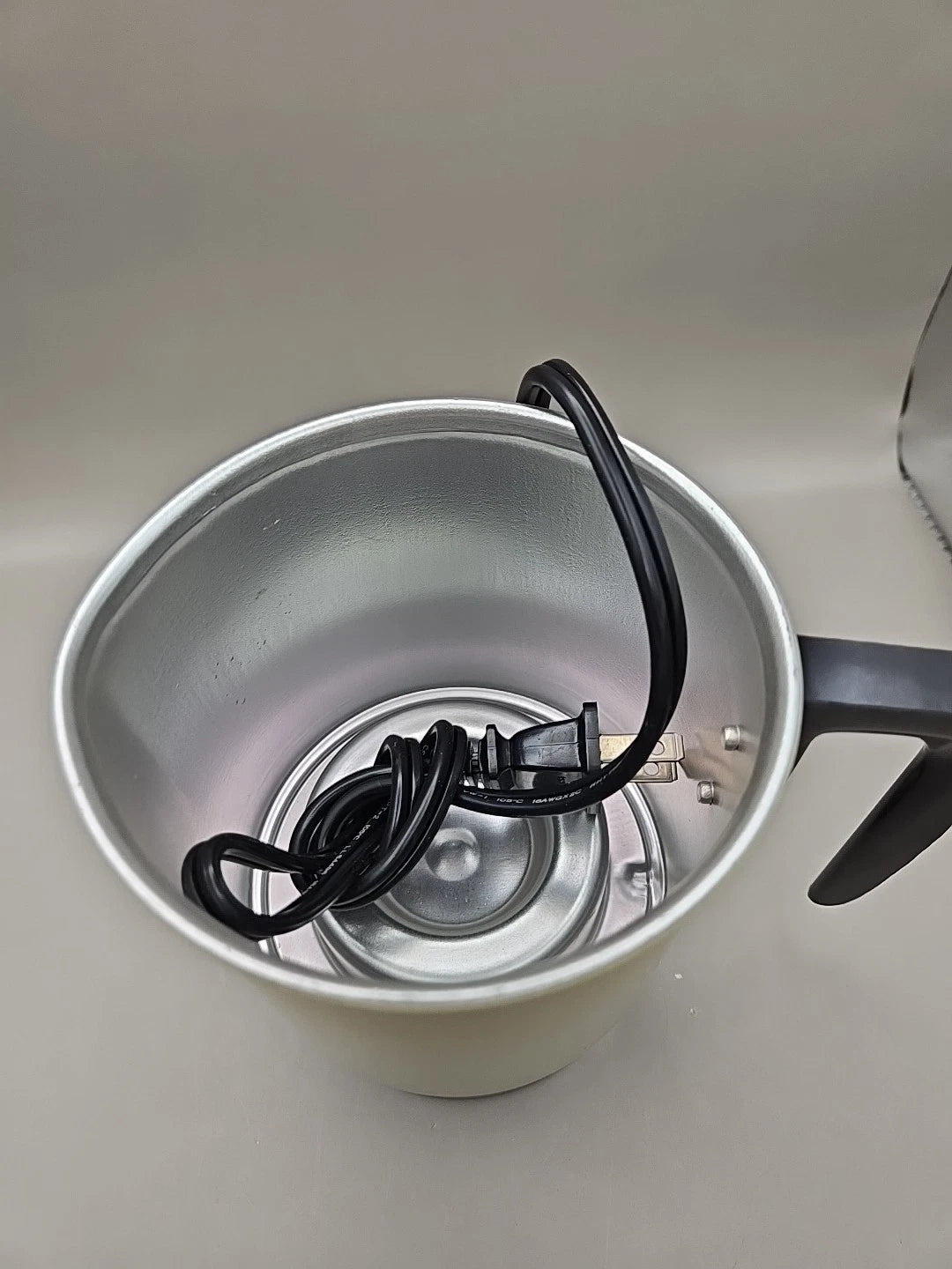 VALIANT HOT Water POT 4 CUP ELECTRIC Enameled ALUMINUM WATER #927186 Yellow