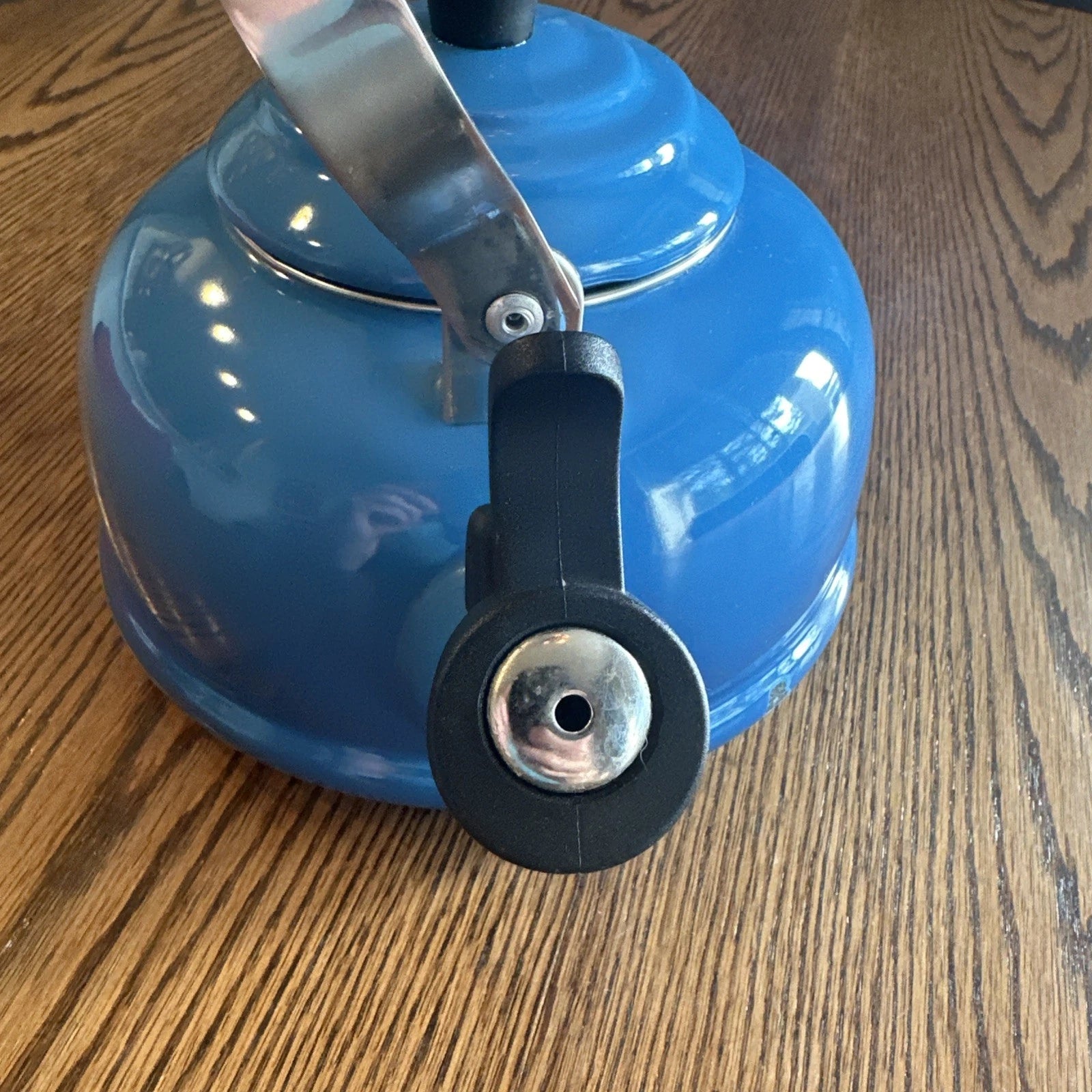 Le Creuset Lapis Blue Classic Whistling Tea Kettle 1.7Qt Enamel on Steel