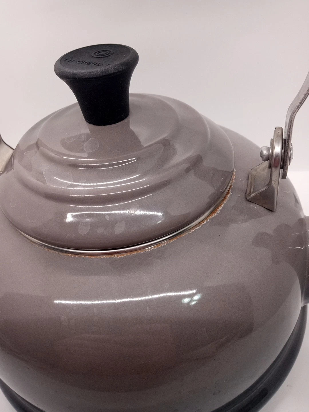 Le Creuset 1.6L 1.7 Qt Classic Whistling Kettle Grey Ombre EUC Enamel