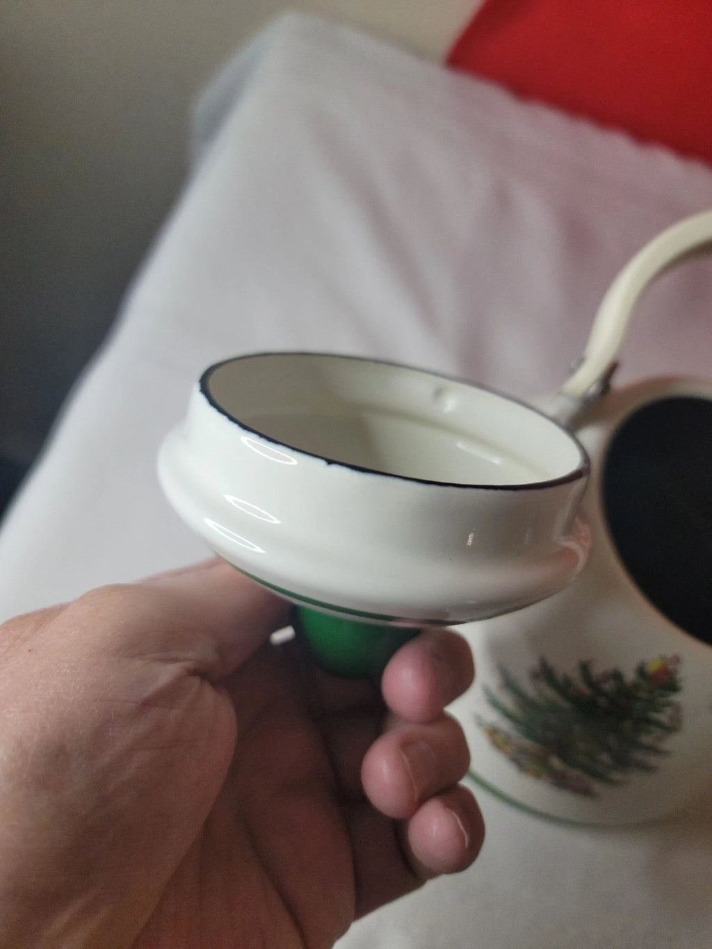 NEW Spode Christmas Tree Metal Kettle and Lid Tea Pot 2.5 Qt Unused Condition