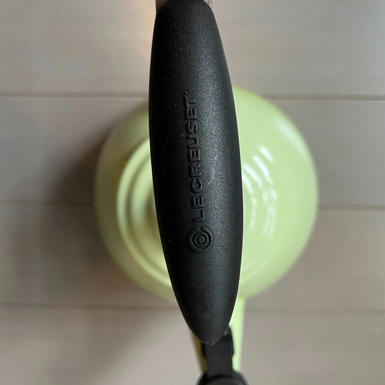 Le Creuset Lime Green Enamal On Steel Kiwi Whistling Tea Kettle 1.6 qt VGC