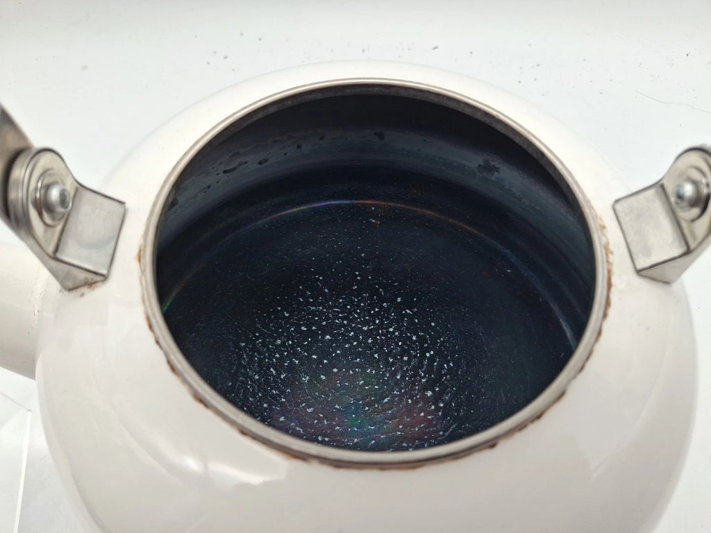 Le Creuset Whistling Tea Kettle White Enamel Steel 1.7 - Enamel/Steel