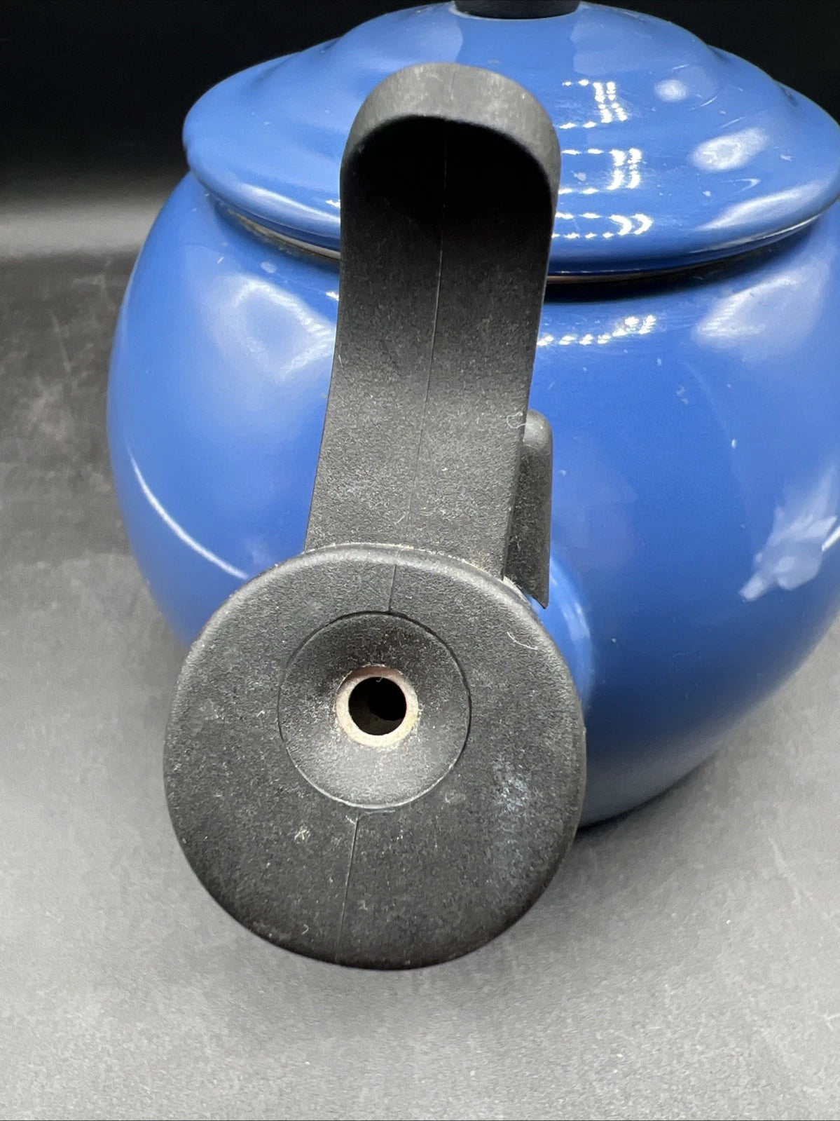 Le Creuset Classic Whistling Kettle 1.25 Qt Blue Enamel Steel Made Thailand